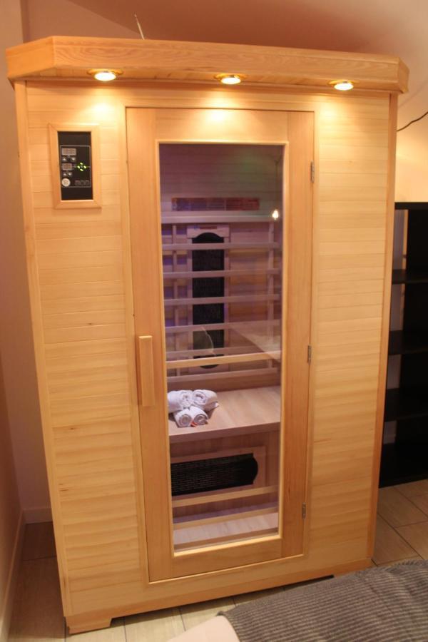 Le Logis Du Bien-Etre, Balneo & Sauna Dans Chambre 韦尔图 外观 照片